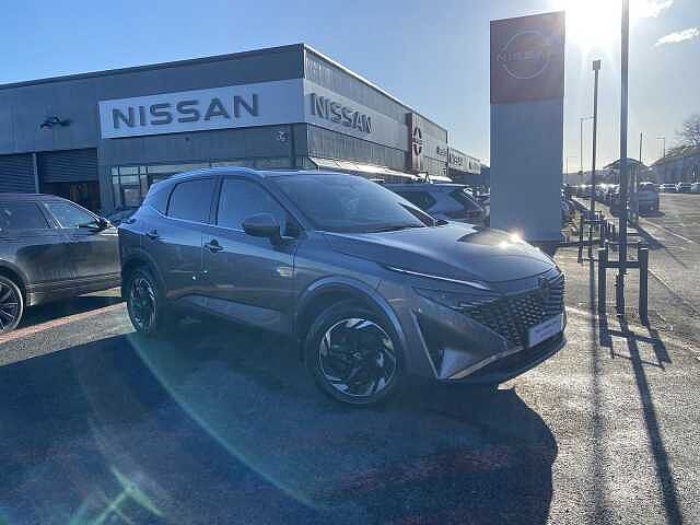 Nissan Qashqai Hatchback Hatchback 1.3 DiG-T MHEV 140 N-Connecta 5dr (Glass Roof)