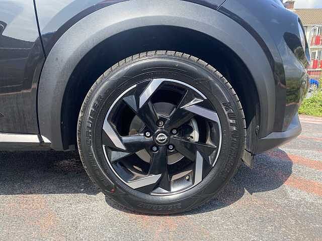 Nissan Juke Hatchback 1.0 DiG-T N-Connecta 5dr DCT