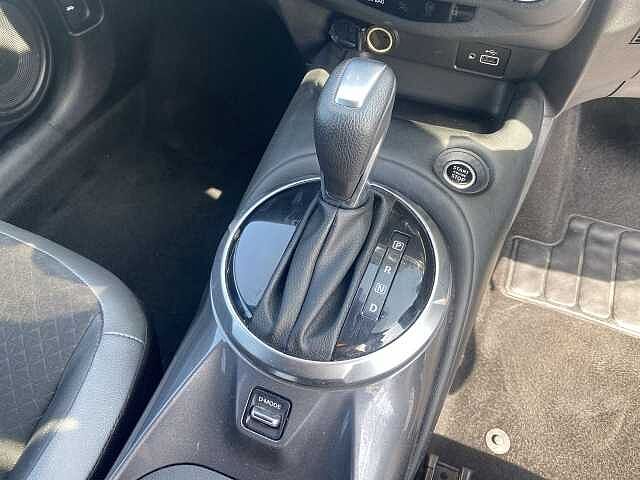 Nissan Juke Hatchback 1.0 DiG-T N-Connecta 5dr DCT