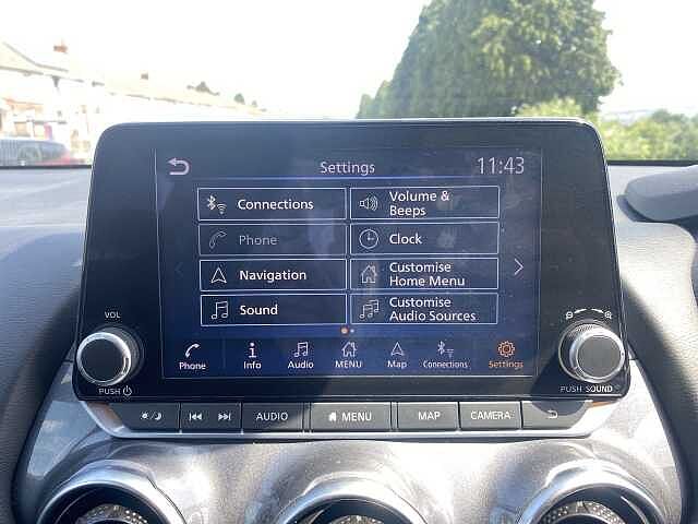 Nissan Juke Hatchback 1.0 DiG-T N-Connecta 5dr DCT