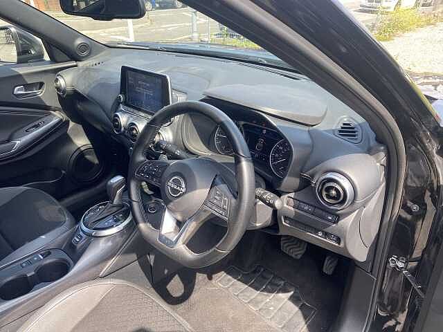 Nissan Juke Hatchback 1.0 DiG-T N-Connecta 5dr DCT