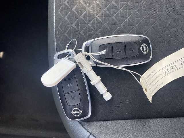 Nissan Juke Hatchback 1.0 DiG-T N-Connecta 5dr DCT