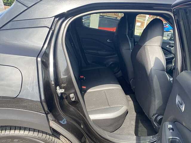 Nissan Juke Hatchback 1.0 DiG-T N-Connecta 5dr DCT