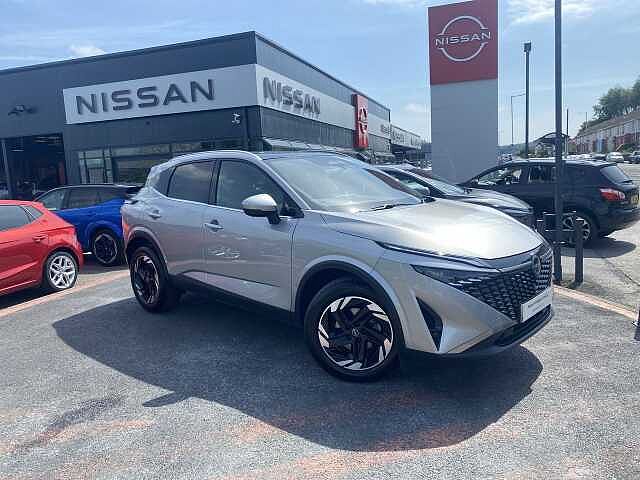 Nissan Qashqai Hatchback 1.3 DiG-T MHEV 158 N-Connecta Xtronic 5dr (Glass Roof)