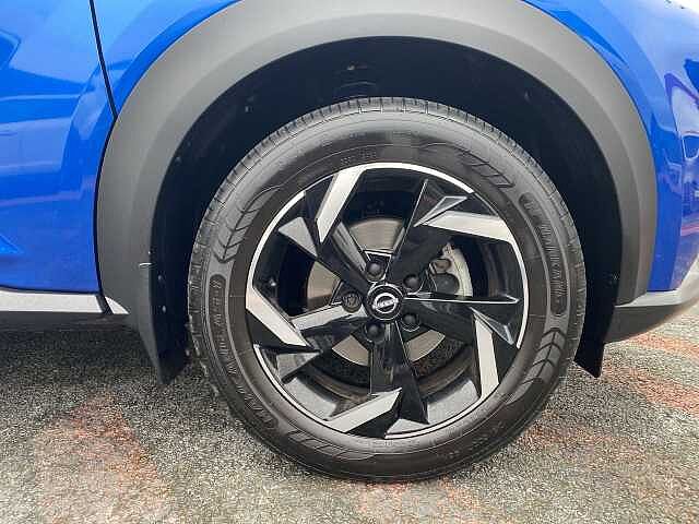 Nissan Juke Hatchback 1.0 DiG-T N-Connecta 5dr (Heat Pack)