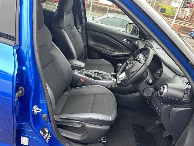 Nissan Juke Hatchback 1.0 DiG-T N-Connecta 5dr (Heat Pack)