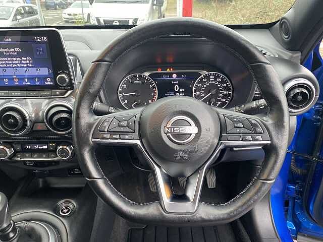 Nissan Juke Hatchback 1.0 DiG-T N-Connecta 5dr (Heat Pack)