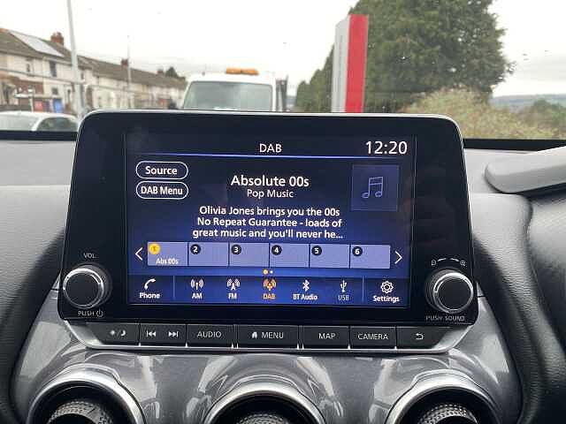 Nissan Juke Hatchback 1.0 DiG-T N-Connecta 5dr (Heat Pack)