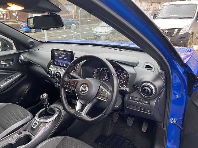 Nissan Juke Hatchback 1.0 DiG-T N-Connecta 5dr (Heat Pack)