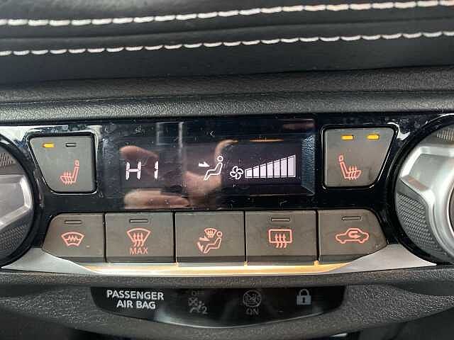 Nissan Juke Hatchback 1.0 DiG-T N-Connecta 5dr (Heat Pack)