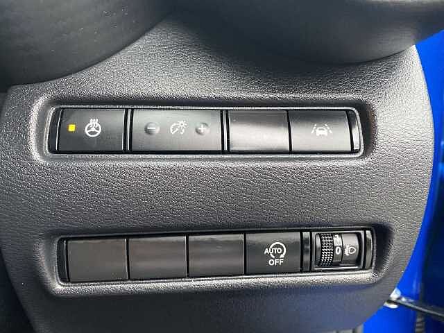 Nissan Juke Hatchback 1.0 DiG-T N-Connecta 5dr (Heat Pack)