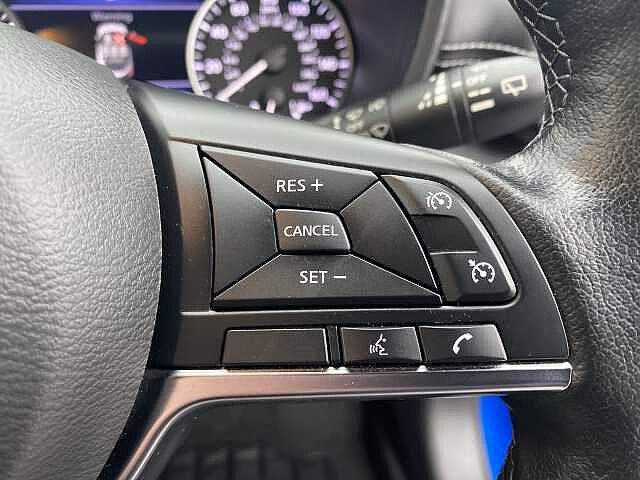 Nissan Juke Hatchback 1.0 DiG-T N-Connecta 5dr (Heat Pack)