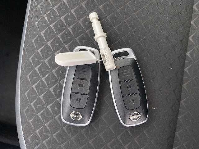 Nissan Juke Hatchback 1.0 DiG-T N-Connecta 5dr (Heat Pack)