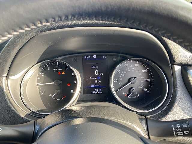 Nissan Qashqai Hatchback 1.3 DiG-T 160 Acenta Premium 5dr