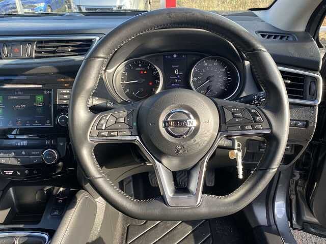 Nissan Qashqai Hatchback 1.3 DiG-T 160 Acenta Premium 5dr