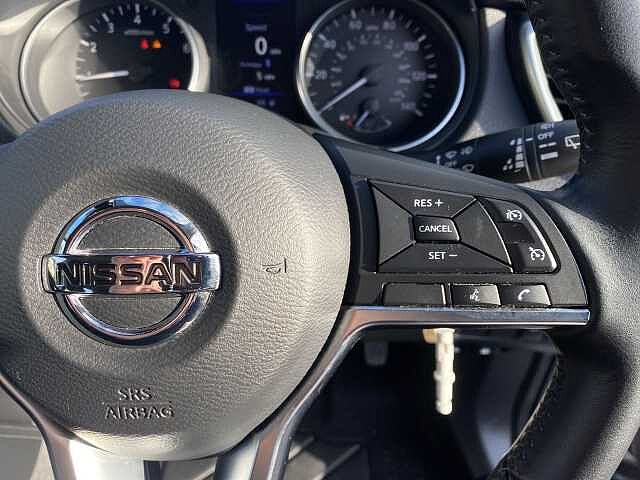 Nissan Qashqai Hatchback 1.3 DiG-T 160 Acenta Premium 5dr