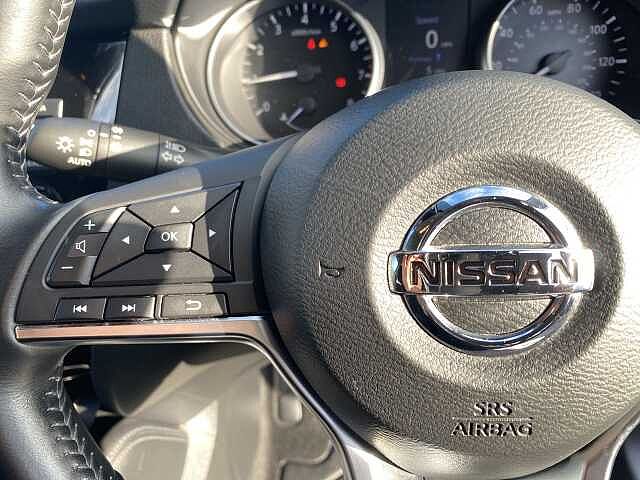 Nissan Qashqai Hatchback 1.3 DiG-T 160 Acenta Premium 5dr