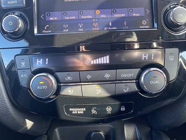 Nissan Qashqai Hatchback 1.3 DiG-T 160 Acenta Premium 5dr