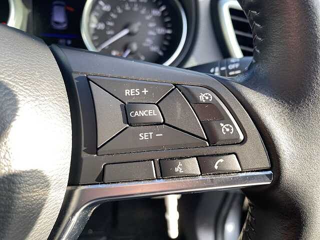 Nissan Qashqai Hatchback 1.3 DiG-T 160 Acenta Premium 5dr