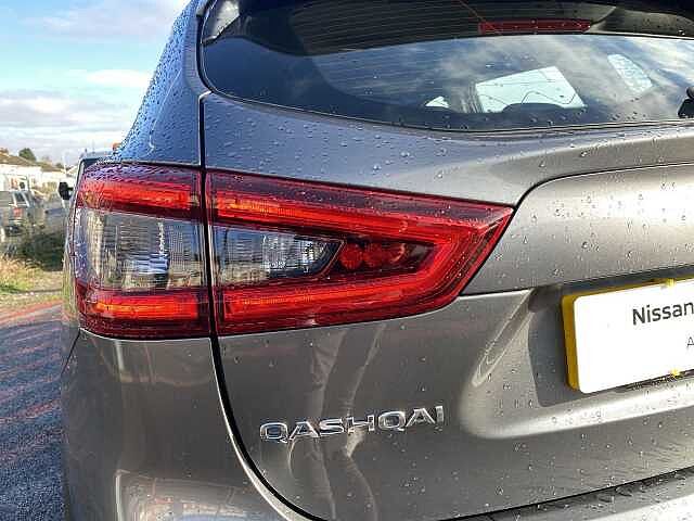 Nissan Qashqai Hatchback 1.3 DiG-T 160 Acenta Premium 5dr