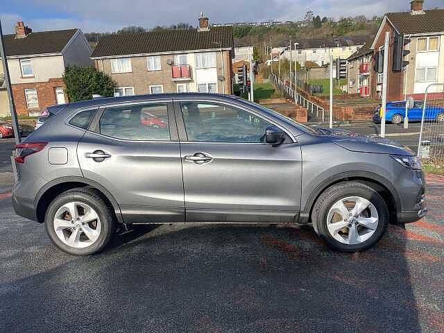 Nissan Qashqai Hatchback 1.3 DiG-T 160 Acenta Premium 5dr