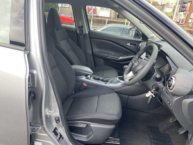 Nissan Juke Hatchback 1.0 DiG-T Acenta Premium 5dr