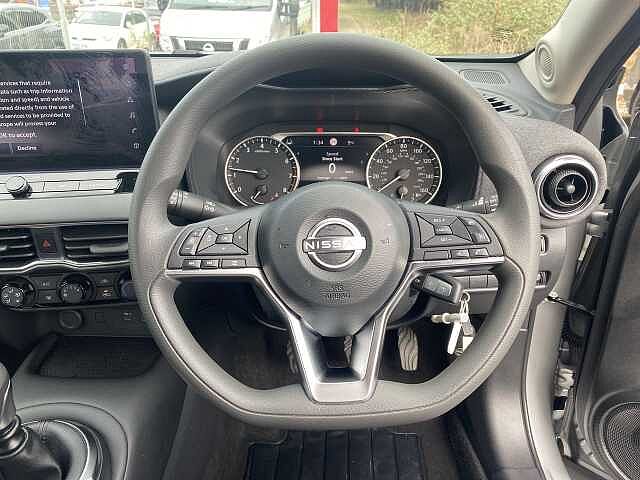 Nissan Juke Hatchback 1.0 DiG-T Acenta Premium 5dr