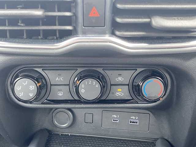 Nissan Juke Hatchback 1.0 DiG-T Acenta Premium 5dr