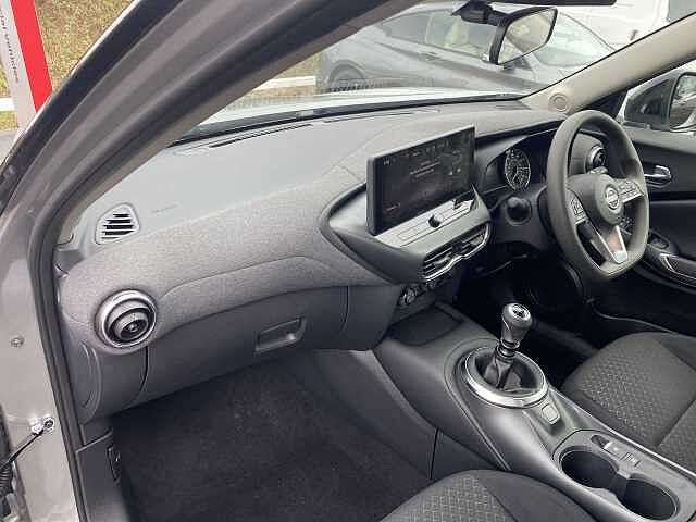 Nissan Juke Hatchback 1.0 DiG-T Acenta Premium 5dr