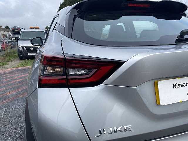 Nissan Juke Hatchback 1.0 DiG-T Acenta Premium 5dr
