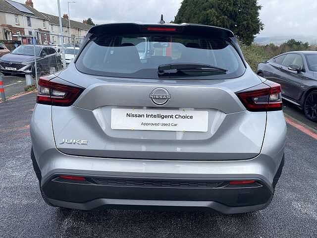 Nissan Juke Hatchback 1.0 DiG-T Acenta Premium 5dr