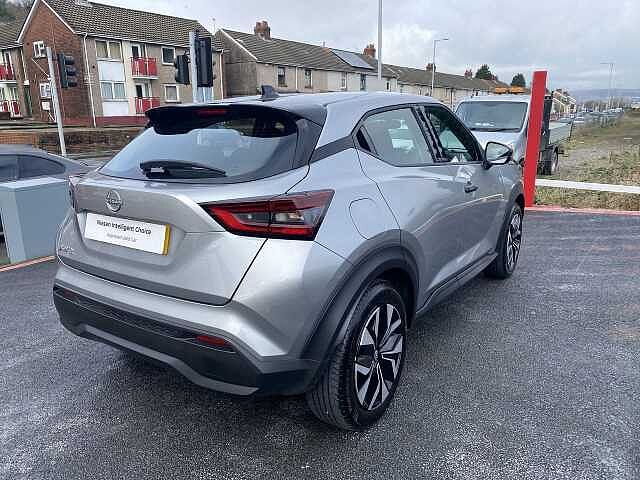 Nissan Juke Hatchback 1.0 DiG-T Acenta Premium 5dr