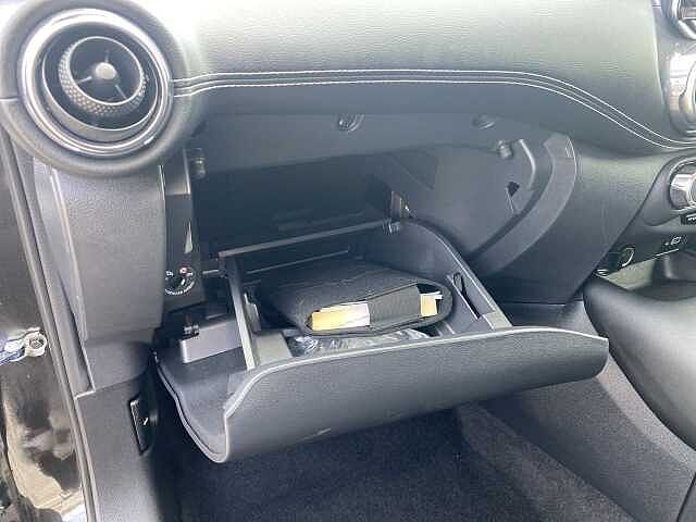 Nissan Juke Hatchback 1.6 Hybrid 143 N-Connecta 5dr