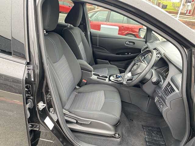 Nissan Leaf Hatchback 110kW N-Connecta 39kWh 5dr Auto