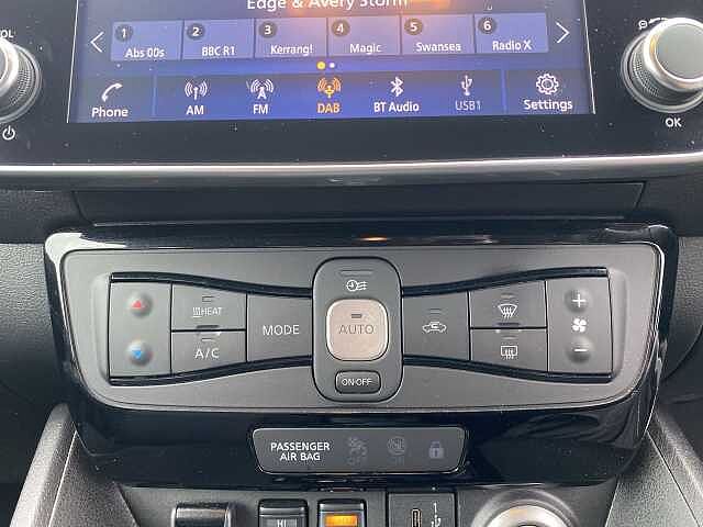 Nissan Leaf Hatchback 110kW N-Connecta 39kWh 5dr Auto