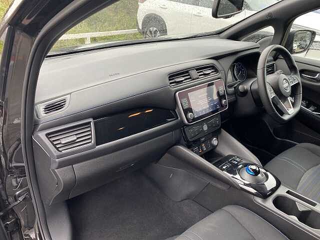 Nissan Leaf Hatchback 110kW N-Connecta 39kWh 5dr Auto