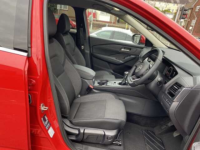 Nissan Qashqai Hatchback 1.3 DiG-T MHEV 140 N-Connecta 5dr