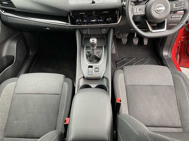 Nissan Qashqai Hatchback 1.3 DiG-T MHEV 140 N-Connecta 5dr