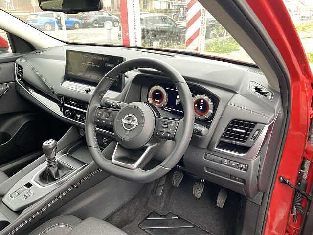 Nissan Qashqai Hatchback 1.3 DiG-T MHEV 140 N-Connecta 5dr