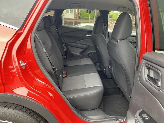 Nissan Qashqai Hatchback 1.3 DiG-T MHEV 140 N-Connecta 5dr