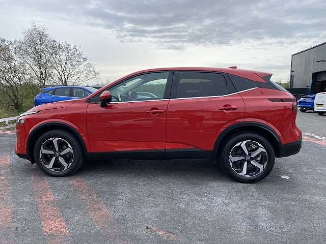 Nissan Qashqai Hatchback 1.3 DiG-T MHEV 140 N-Connecta 5dr