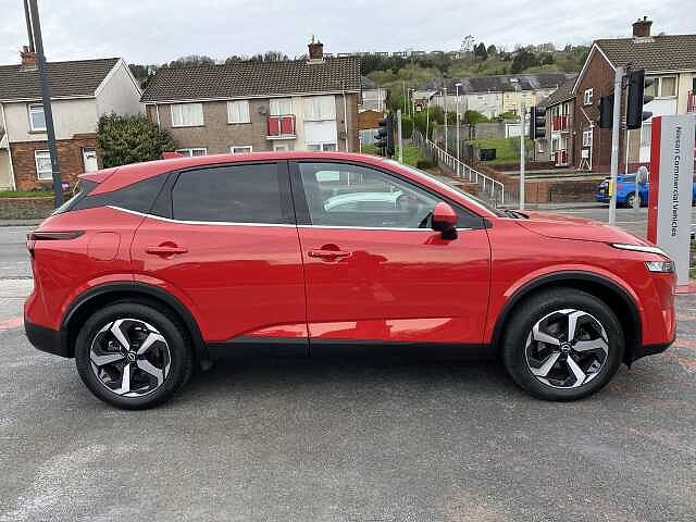 Nissan Qashqai Hatchback 1.3 DiG-T MHEV 140 N-Connecta 5dr