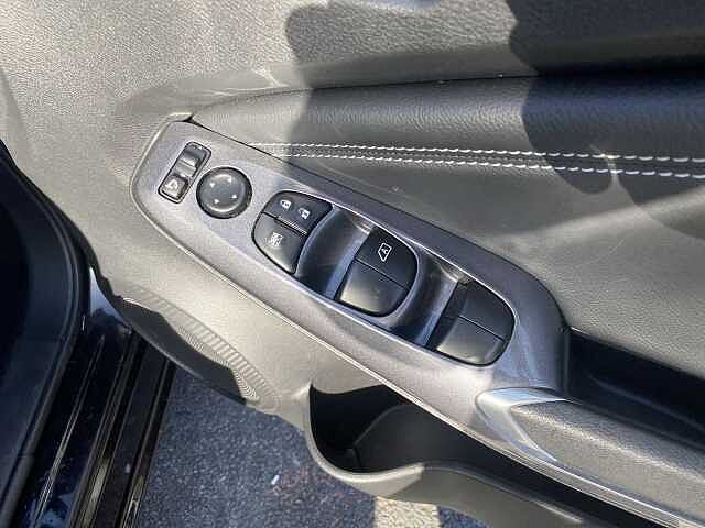 Nissan Juke Hatchback 1.0 DiG-T N-Connecta 5dr