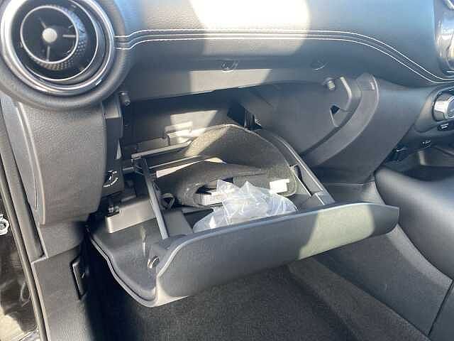 Nissan Juke Hatchback 1.0 DiG-T N-Connecta 5dr