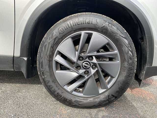 Nissan Qashqai Hatchback 1.3 DiG-T MHEV 140 Acenta Premium 5dr