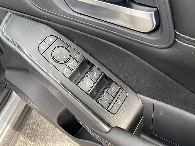 Nissan Qashqai Hatchback 1.3 DiG-T MHEV 140 Acenta Premium 5dr