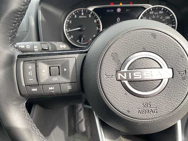 Nissan Qashqai Hatchback 1.3 DiG-T MHEV 140 Acenta Premium 5dr