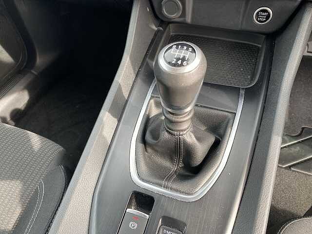 Nissan Qashqai Hatchback 1.3 DiG-T MHEV 140 Acenta Premium 5dr