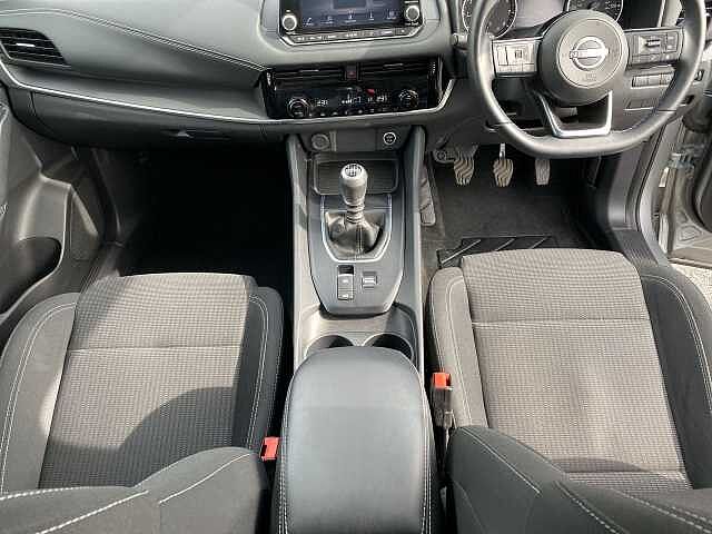 Nissan Qashqai Hatchback 1.3 DiG-T MHEV 140 Acenta Premium 5dr