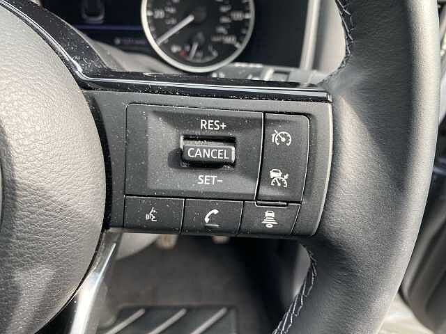 Nissan Qashqai Hatchback 1.3 DiG-T MHEV 140 Acenta Premium 5dr